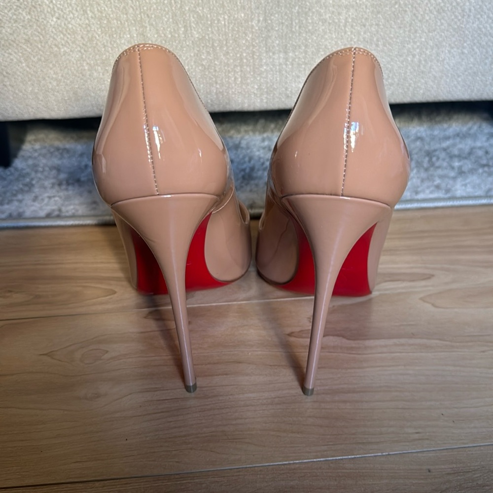 Louboutin So Kate Heels - Picture 4 of 11